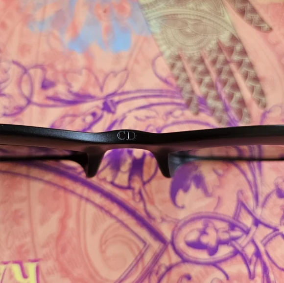 Christian DIOR Izon Sunglasses - Picture 6 of 8